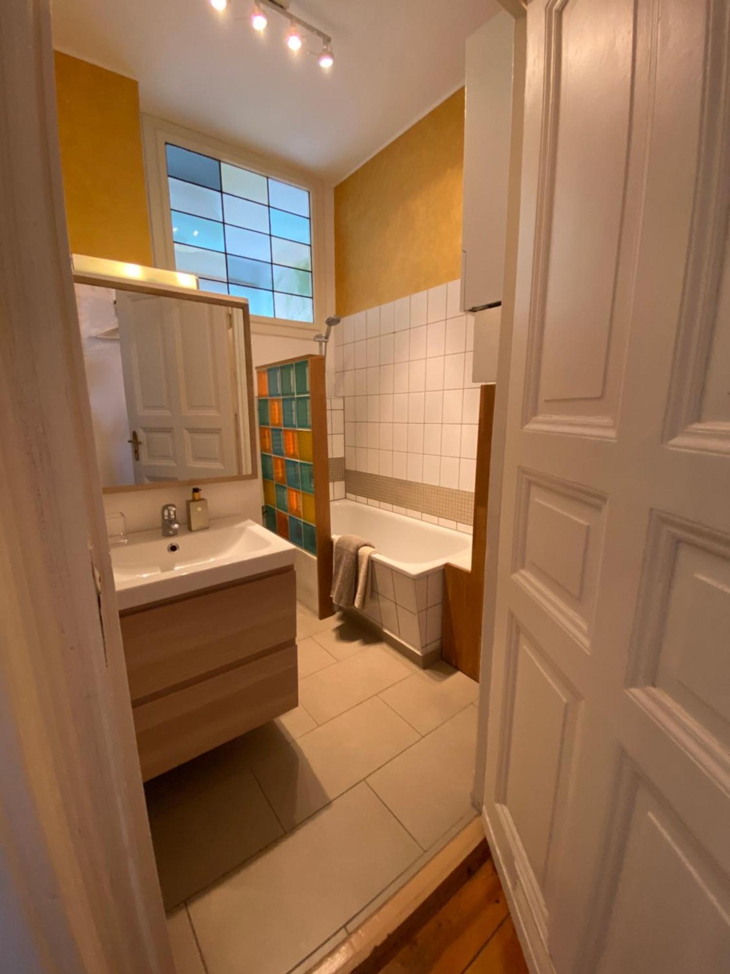 Appartement Beautiful Popular Area *
